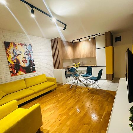 Central Apartment スコピエ エクステリア 写真