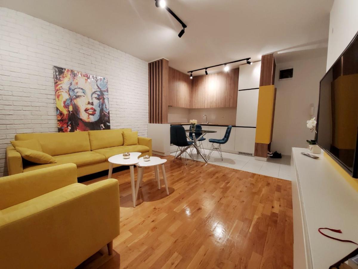 Central Apartment スコピエ エクステリア 写真